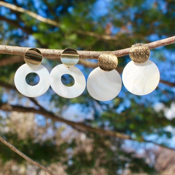 New White Circle Tortoise Shell Dangle Earrings - Picture 9 of 10